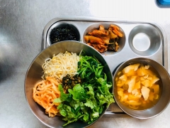 봄동비빔밥&양념장
순두부찌개
파래자반볶음
김치