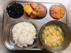 가바쌀밥
파송송달걀국
닭야채볶음탕
김자반
꼬들단무지
플레인요거트