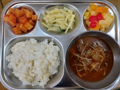 발아현미밥
육개장
감자채볶음
깍두기
과일후르츠