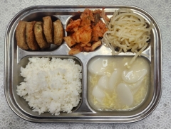 백미밥(소량)
떡국
동그랑땡전
진미채볶음
배추김치