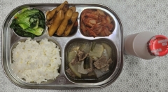 기장밥
소고기뭇국(5.6.16)
짜장떡볶이(5.6.13.16)
청경채나물
김치(9)
드링킹요구르트(2)